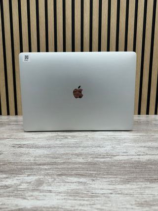 MacBook Pro 15" 2017 i7 16gb 500gb SSD