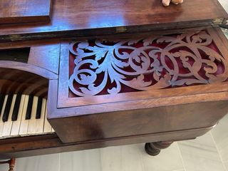 Precioso piano antiguo madera maciza