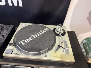 Pareja Technics SL-1200 MK5 + Ortofon Concorde