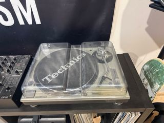 Pareja Technics SL-1200 MK5 + Ortofon Concorde