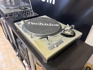 Pareja Technics SL-1200 MK5 + Ortofon Concorde