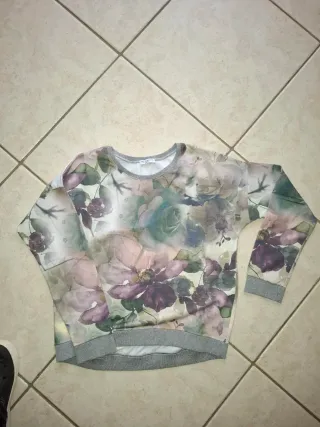 Maglia fiorata taglia M