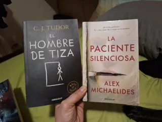 2 libros superventas. Nuevos.