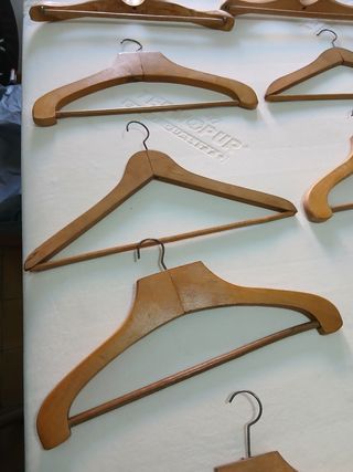 Perchas de madera (pack) vintage.