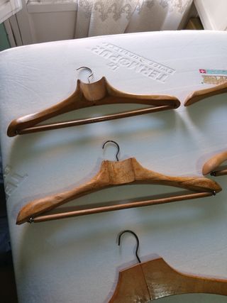 Perchas de madera (pack) vintage.