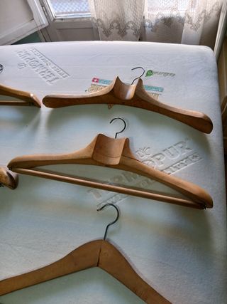 Perchas de madera (pack) vintage.