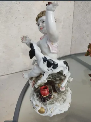 Figura porcelana López Moreno niño y perro