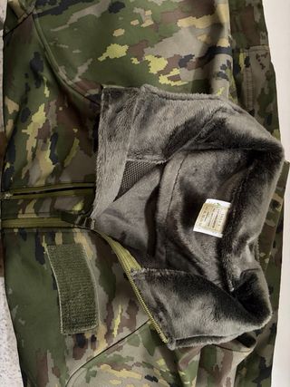 Forro polar verde boscoso camuflaje