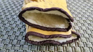 Guanti invernali in pelle gialla