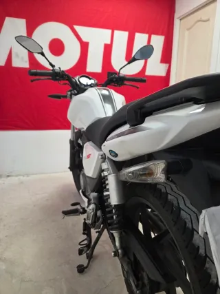 Keeway RKS 125 Blanca