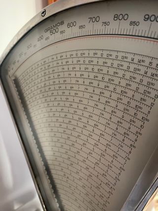 Balanza antigua de gramos