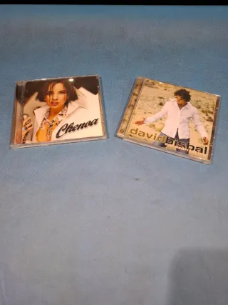 CDs David Bisbal y Chenoa