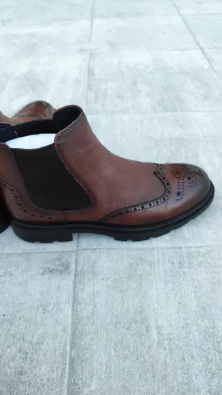 Botin Picado Piel Marrón Álvaro Moreno Talla 43