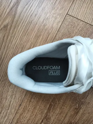 Zapatillas Adidas Blancas y Negras