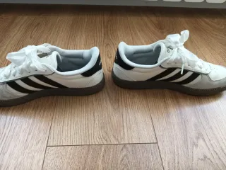 Zapatillas Adidas Blancas y Negras