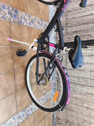 Bicicleta BTWIN 24 niña con cesta