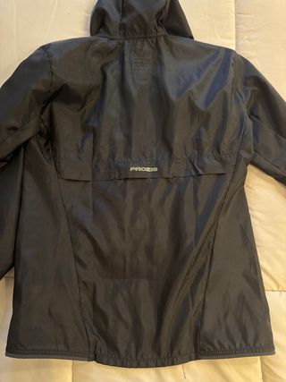 Cortavientos y chubasquero Prozis negro