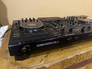 Mesa DJ Denon DJ Negra