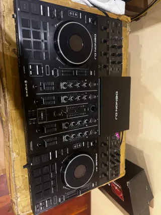 Mesa DJ Denon DJ Negra