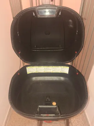 Baúl Givi 30L Monolock