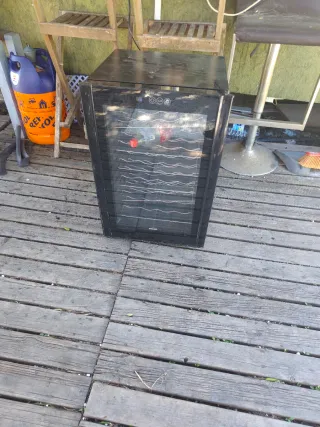 Armario refrigerador Lacor 28 botellas