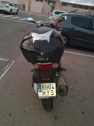 Honda SH300i ABS Negra y Plata