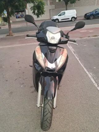 Honda SH300i ABS Negra y Plata