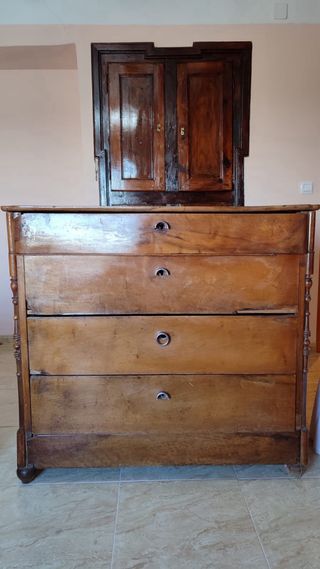 Cómoda antigua de nogal macizo S. XIX