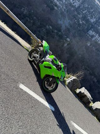 Kawasaki Ninja ZX6R Verde