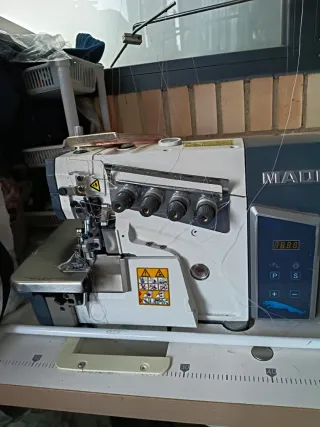 Máquina Remalladora 5 Hilos Casi Nueva