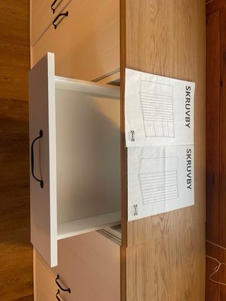 Guardaroba IKEA SKRUVBY Bianco e Legno