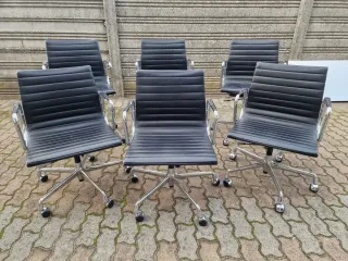 Vitra EA117 Sedia Ufficio Pelle Nera