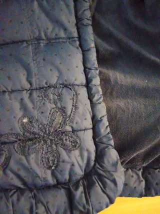 Abrigo niña azul con puntos