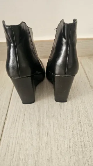 Botines Zara Tacón Punta Cremallera