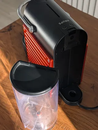 Cafetera Nespresso Krups Naranja