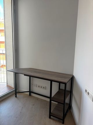 Escritorio madera y metal