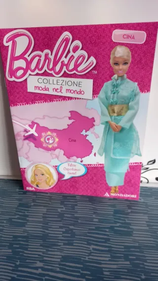 Vestito Barbie Cina Moda nel Mondo