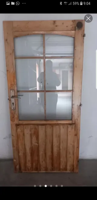Puerta madera y cristal