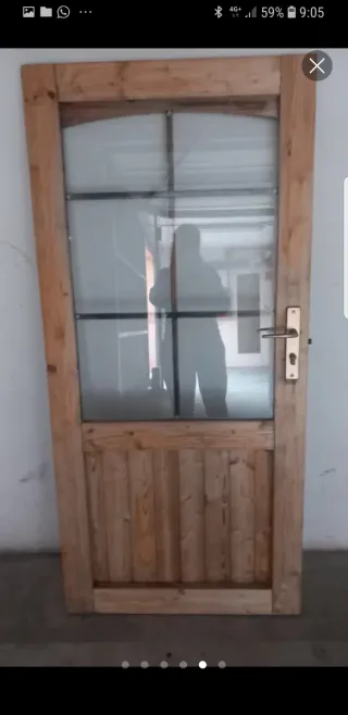 Puerta madera y cristal