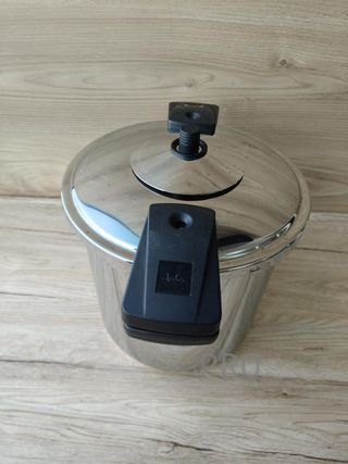 Olla a presión - Jata