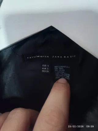 Abrigo Zara gris con cuello de pelo