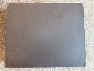 Xbox One X 1TB + Mando y Juegos