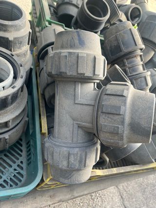 Conexiones para riego y tubería