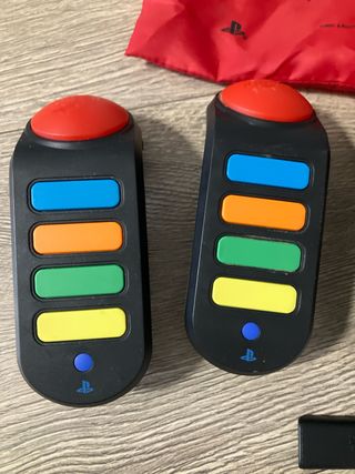 Pulsadores Buzz! Sony (4 unidades) + Dongle