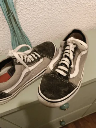 Zapatillas Vans grises y azules