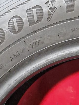 [R. 1810]  215 65 16C 106/104H NEUMÁTICOS GOODYEAR