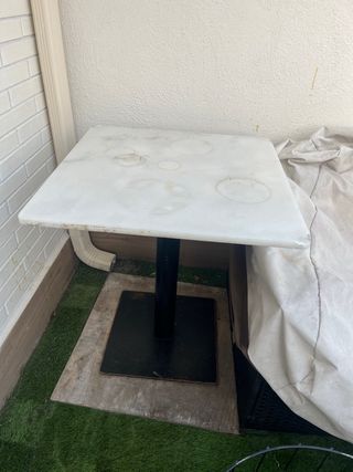 Mesa cafetería de mármol cuadrada