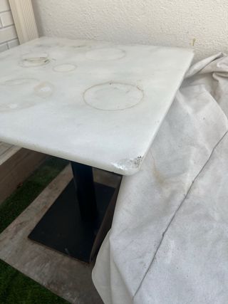 Mesa cafetería de mármol cuadrada