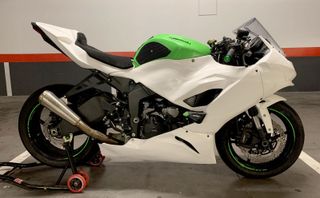 Carenado Kawasaki ZX6R Circuito