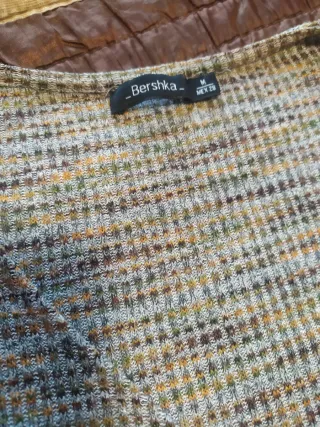 Top Bershka manga larga